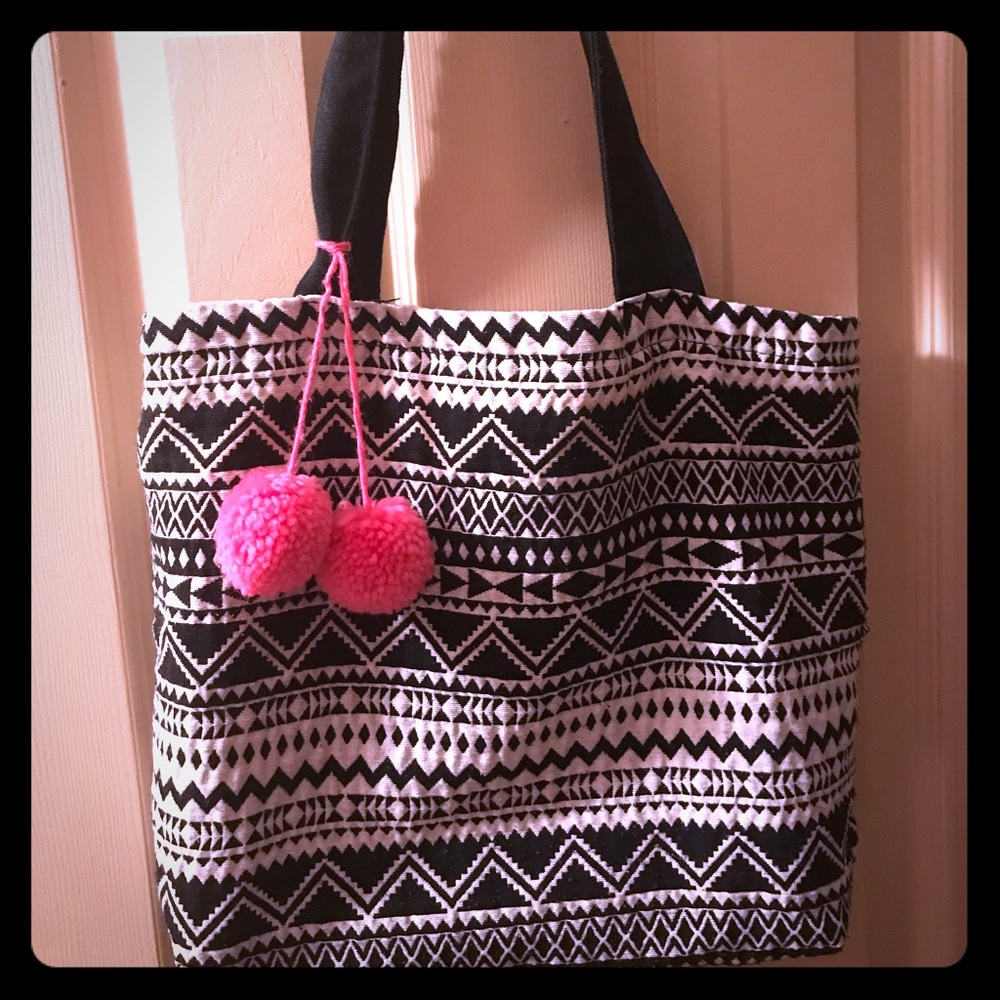 Black & white tote